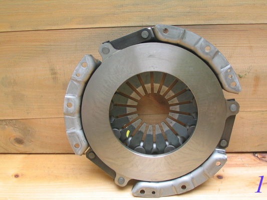 clutch cover &lt; NSC527 &gt; for 1983 to 1992 Nissan trucks supplier